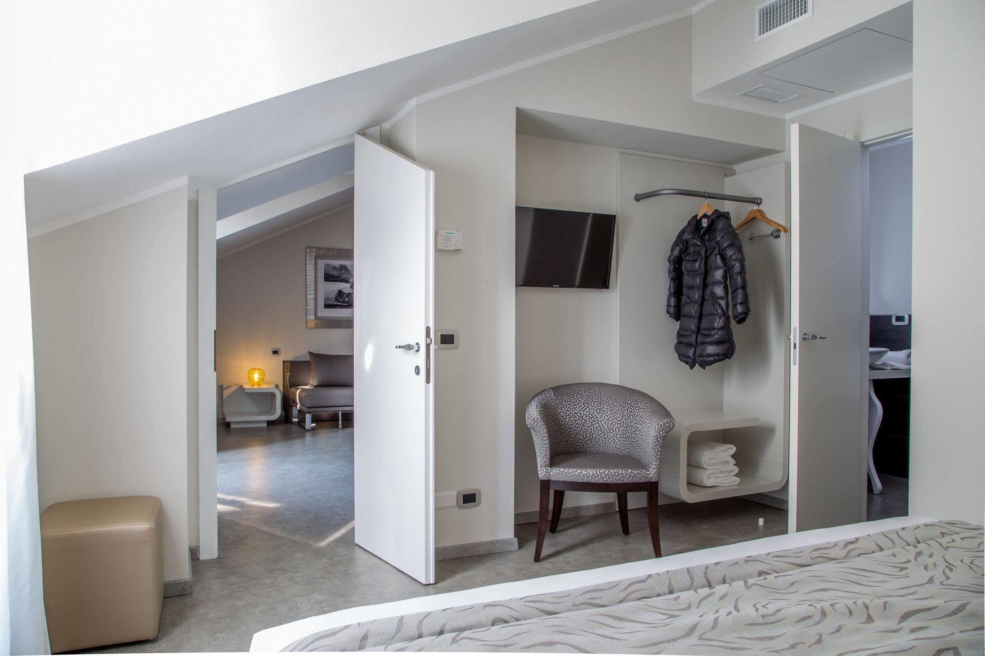 Montenapoleone Apart-hotel