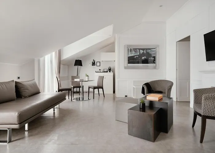 Montenapoleone Suites